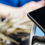 Co to jest sprzedaż mieszana? Jak księgować?