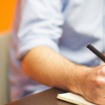 Czym się różni wydatek od kosztu w firmie?