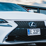 Jak sprzedać samochód firmowy bez podatku?