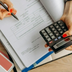 Jak prawidłowo zaksięgować fakturę wystawioną metodą kasową?