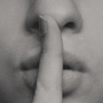 Jakich informacji poufnych nie wolno udostępniać firmie?