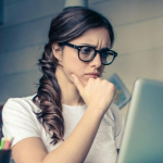 Kiedy firma ma obowiązek wystawić fakturę