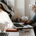 Kiedy jest obowiązek dołączania paragonu do faktury?