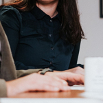 Czy nazwa towaru na fakturze i paragonie musi być taka sama?