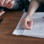 Czy opłata administracyjna od leasingu jest kosztem w firmie?