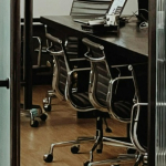 Zakup mebli biurowych w kosztach firmy