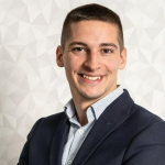 Zatrudnienie cudzoziemca – w jakim języku powinna być umowa o pracę?