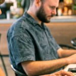 Zmiana formy zatrudnienia pracownika po 6 miesiącach pracy