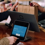 Zwolnienie z kasy fiskalnej przy płatnościach kartą